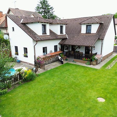 Penzion Beako Na "Pinglu" Votice Exterior foto